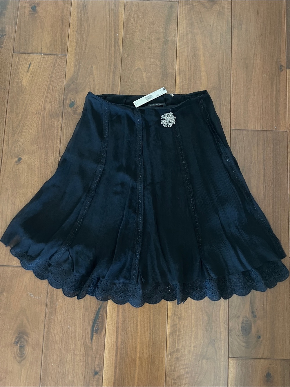 Elie Tahari Ibiza Skirt Black Scalloped Hem Circle Skirt with Brooch